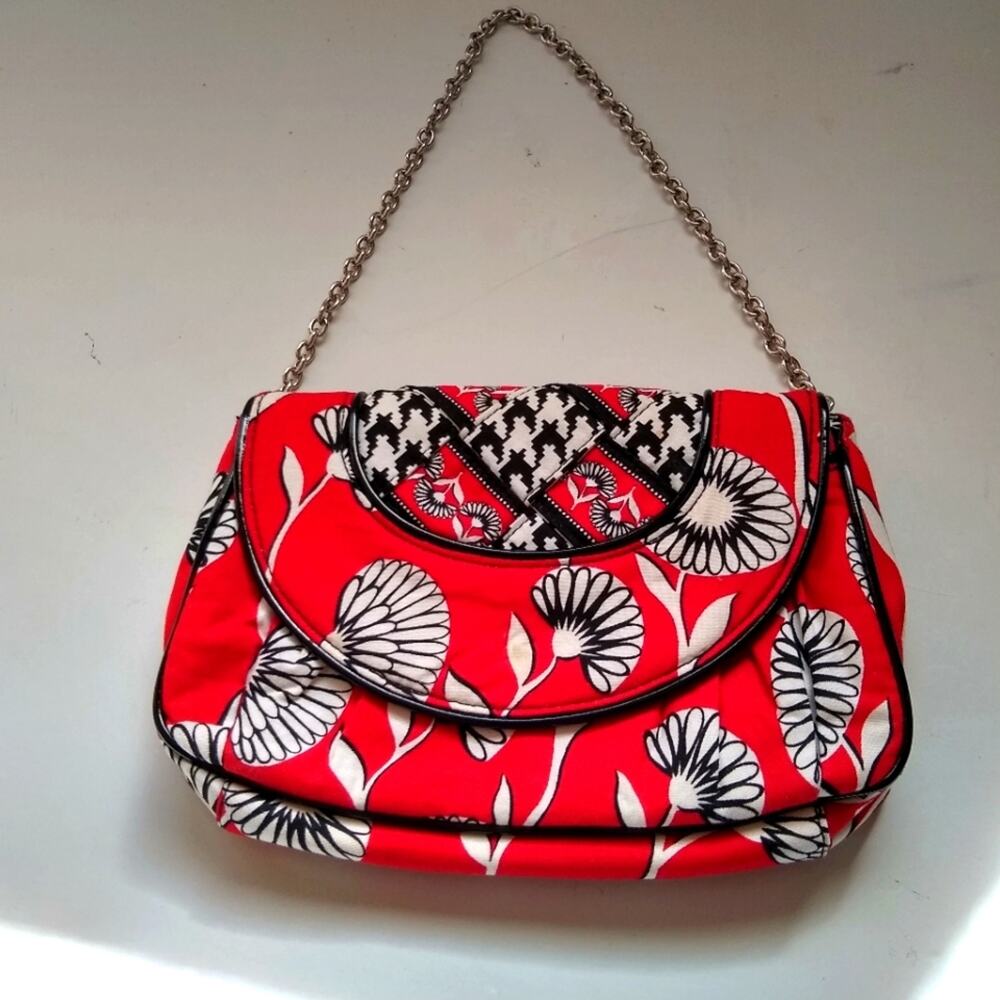 Vera Bradley Red Print Chain Strap Bag. Pleated front. Black patent trim.